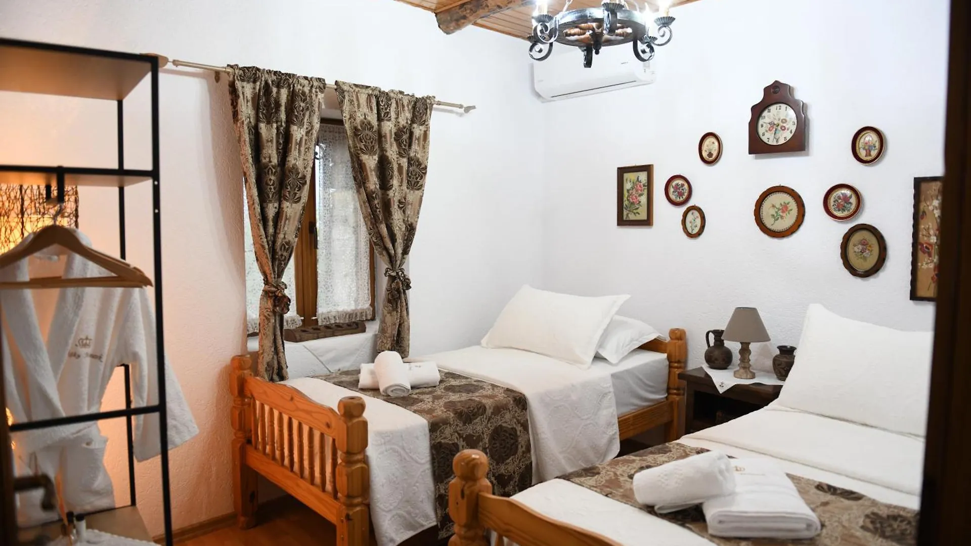 Sokaku Monark Villa Berat 0*,  Albania