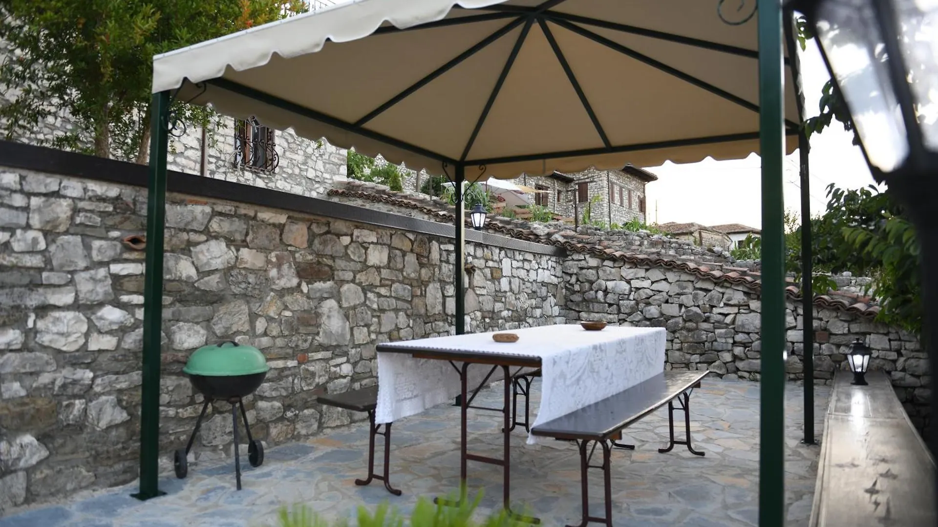 Sokaku Monark Villa Berat