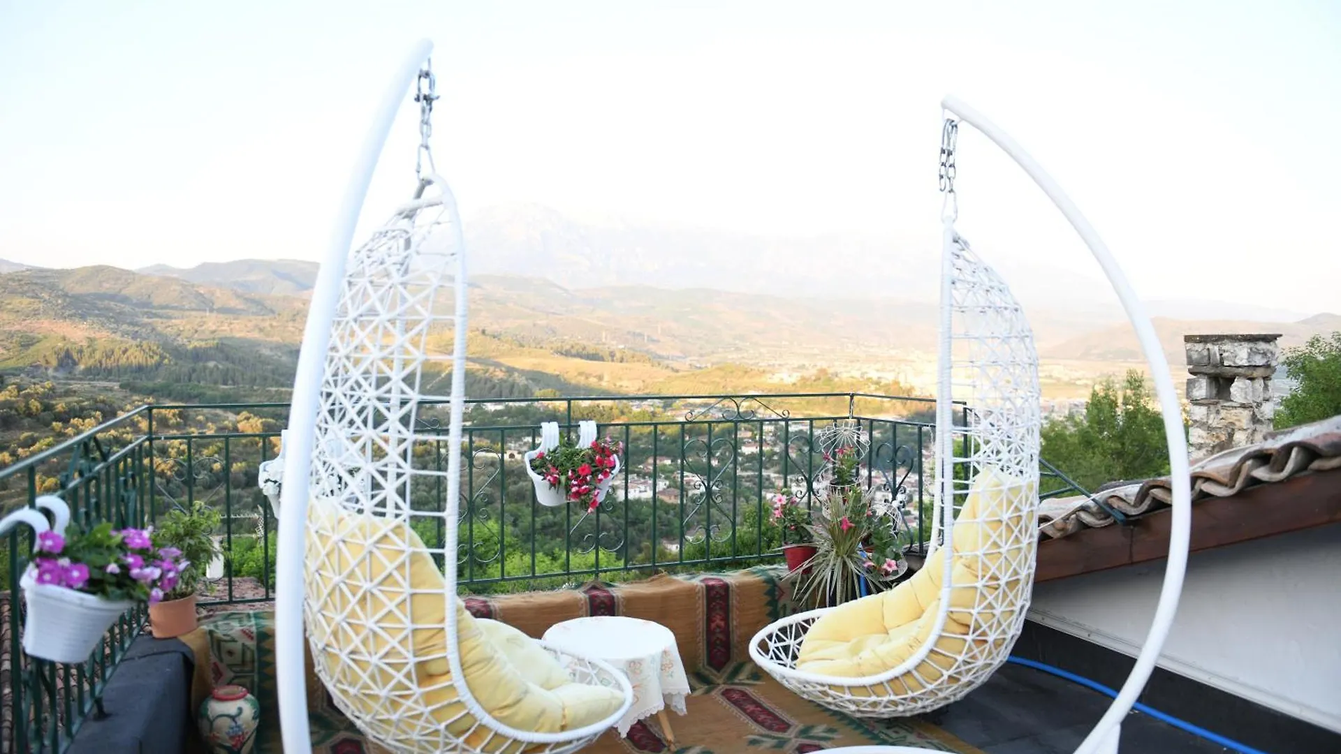Sokaku Monark Villa Berat
